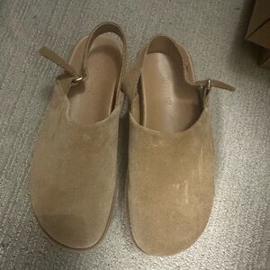 Steve Madden Tan Mules with Minimalist Design
